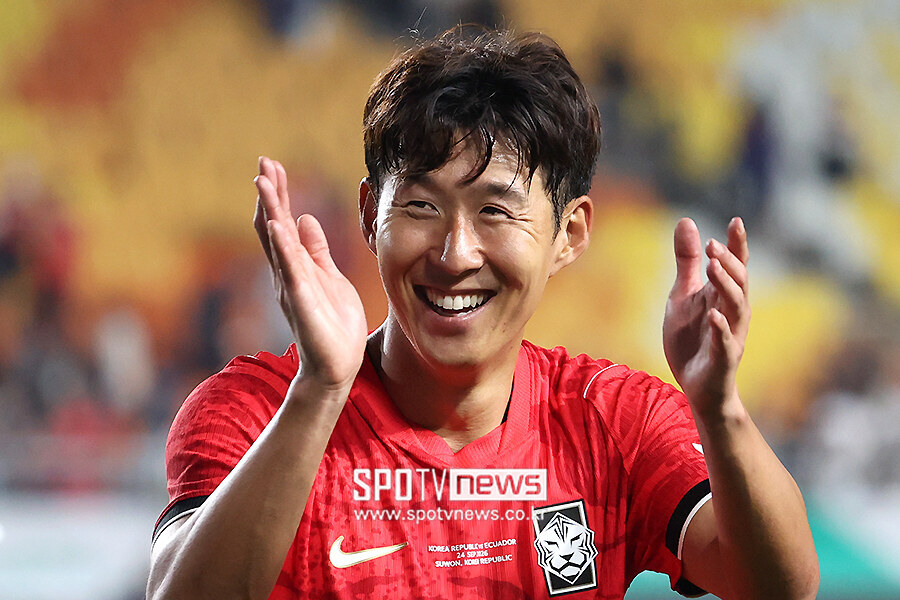 [포토S] 손흥민, '행복한 미소'