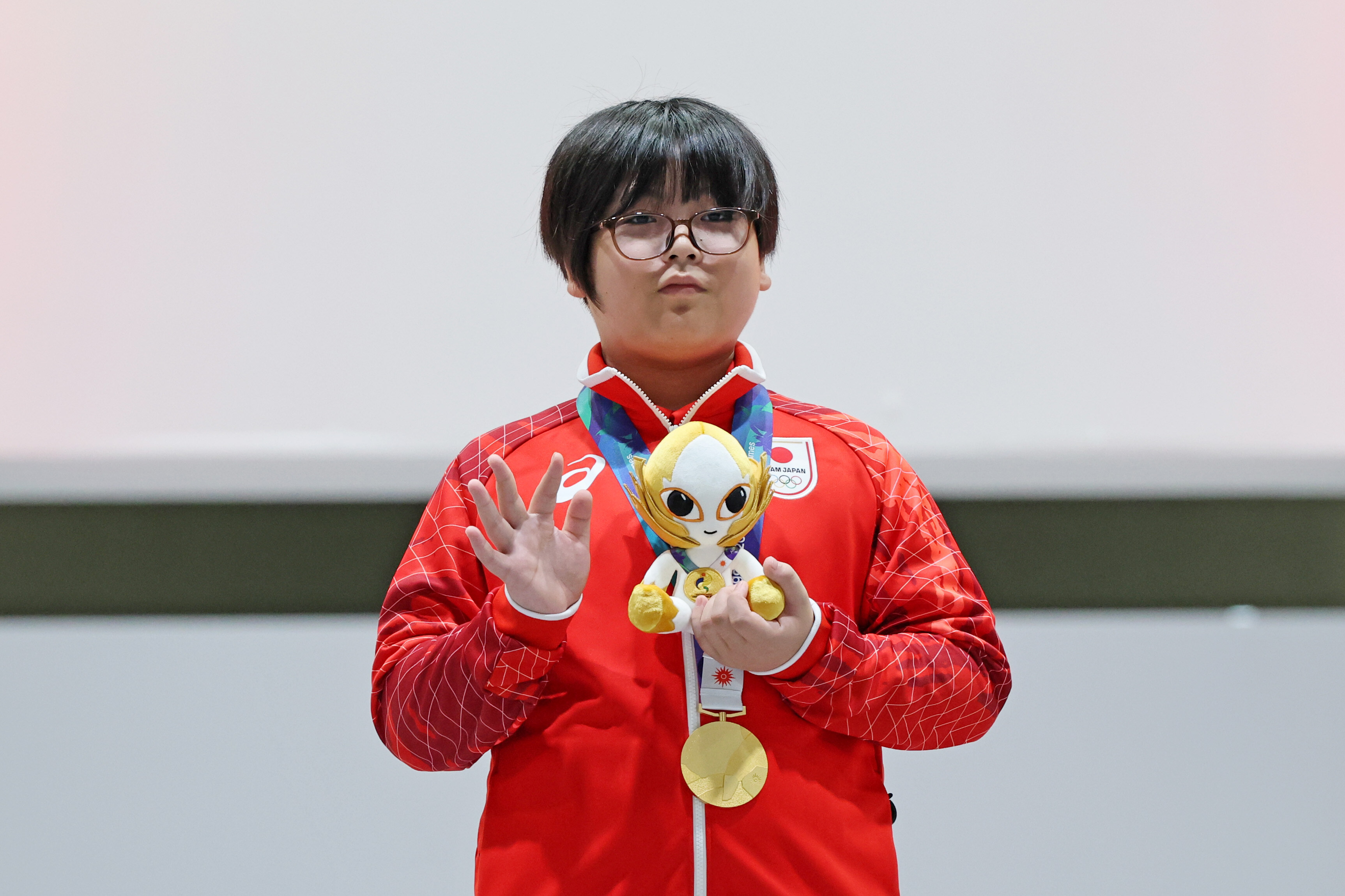 하품하며 금메달 딴 11살 천재 "뿌요뿌요 시작하고 두 번째인가 세 번째로 기쁜 일"