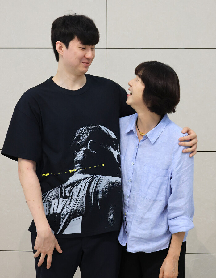 일본 꺾고 한국 농구 구했는데 "이룬 건 없다"…이현중, NBA와 정면승부 → 코비 티셔츠 입고 곧장 미국으로 [나고야 NOW]