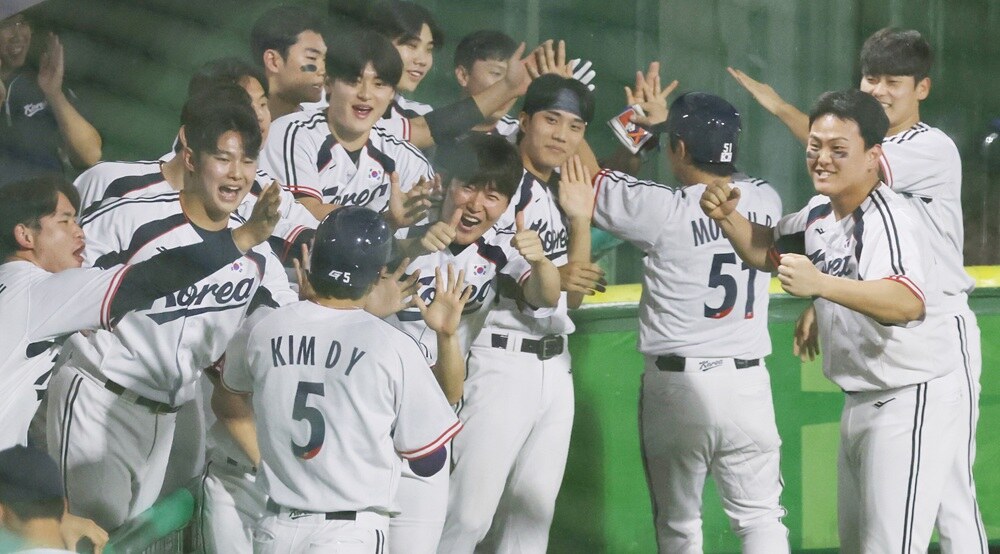 이변은 무슨, 韓 기사회생 성공! 최민석 쾌투+타선 폭발→중국 9-2 완파…결승서 일본과 재격돌!
