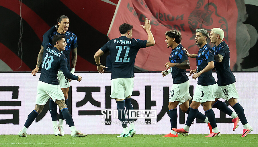 [포토S] 앞서가는 우루과이