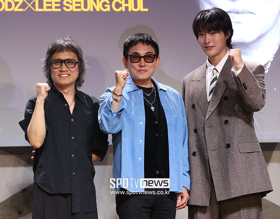 [포토S] 이승철 음감회, '파이팅 외치며'