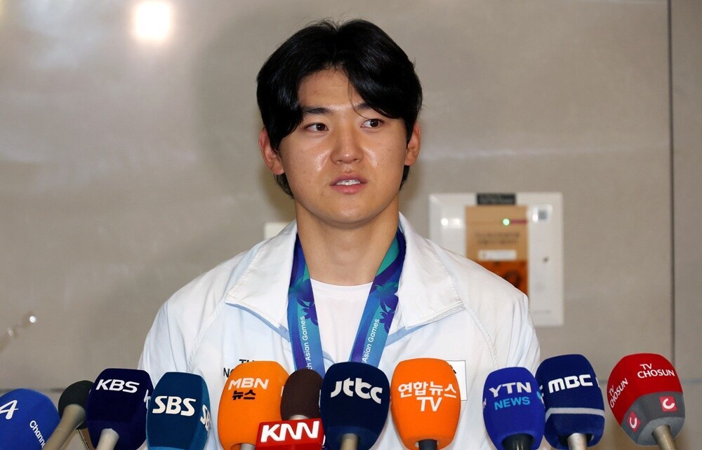 ▲ KIA 타이거즈 김도영은 29일 광주 기아챔피언스필드에서 열린 2026 신한 SOL KBO리그 KT 위즈와의 홈경기에 3번 타자 겸 3루수로 선발 출전해 첫 타석부터 홈런을 때려냈다. 시즌 41호포로 타이거즈 구단 한 시즌 최다 홈런 기록을 갈아치웠다. ⓒ연합뉴스