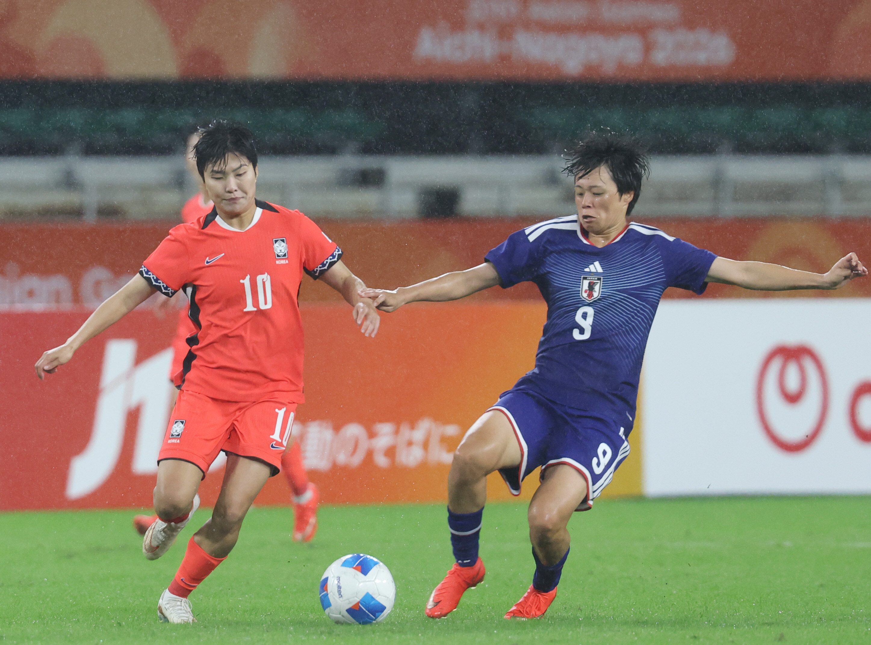 분위기 좋다! 아깝다! 한국, 일본 잡고 사상 첫 아시안게임 결승전 가능성…전반 0-0 팽팽한 접전
