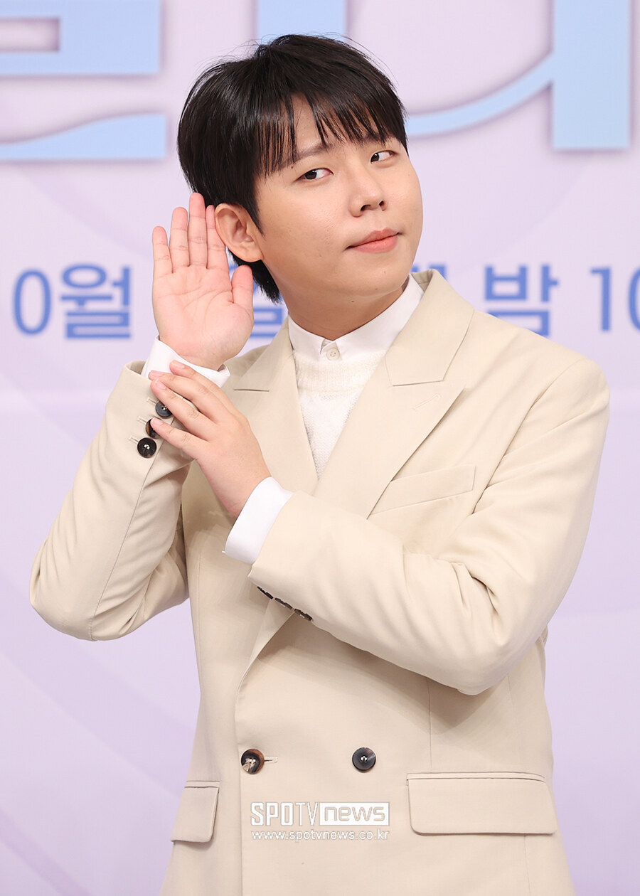 [포토S] 정승환, '귀 기울여봐'