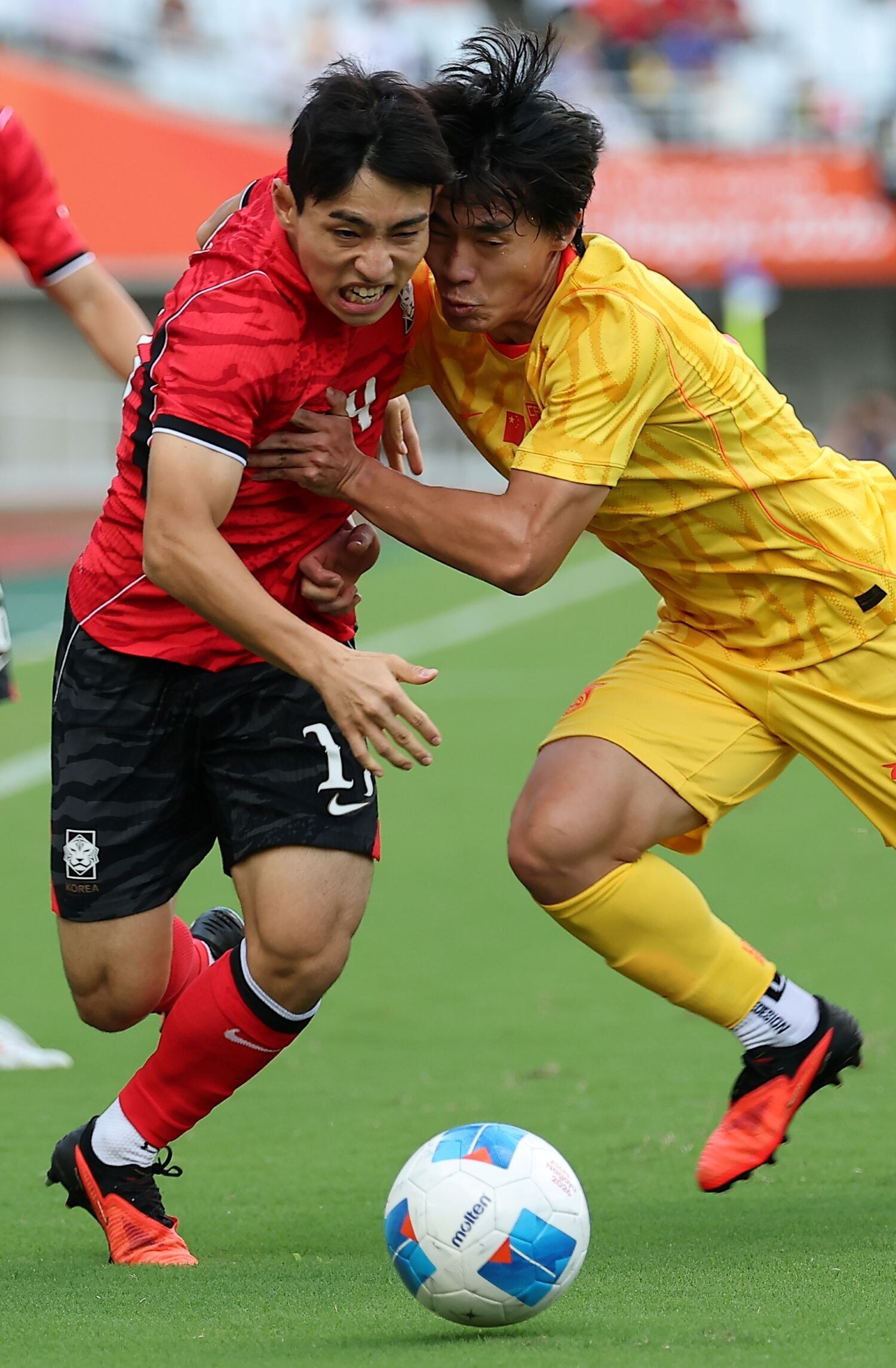 ▲ 중국 언론은 아시안게임 남자 축구 4강에서 한국에 밀려 탈락했음에도 불구하고 한국과 대등하게 싸웠다면서 대표팀의 경기력에 만족하는 분위기다 ⓒ연합뉴스