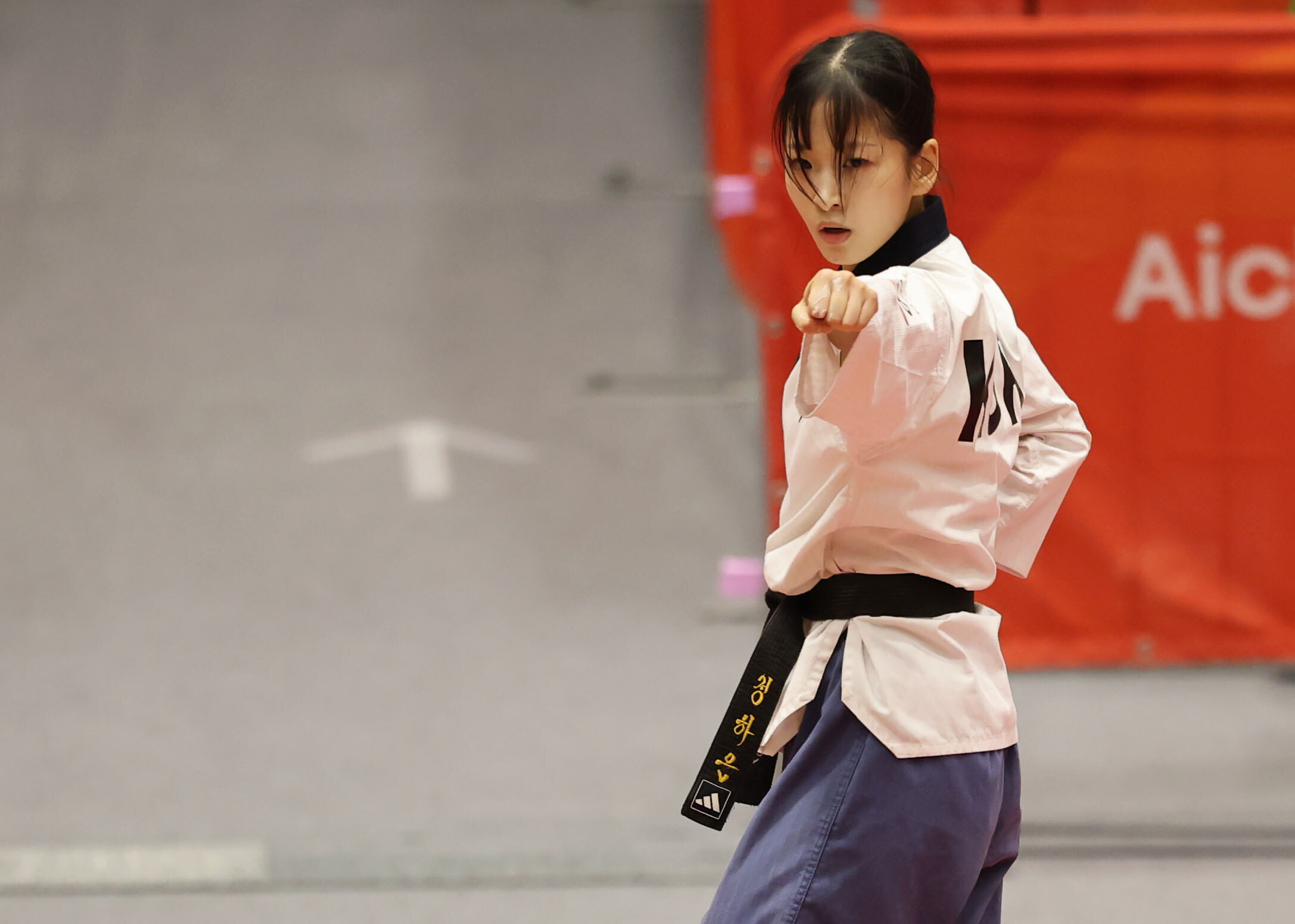 韓 태권도 첫 金 보인다! 정하은, 압도적 전체 1위…8.9300점으로 가볍게 결승행→"품새 금빛불패 잇는다"