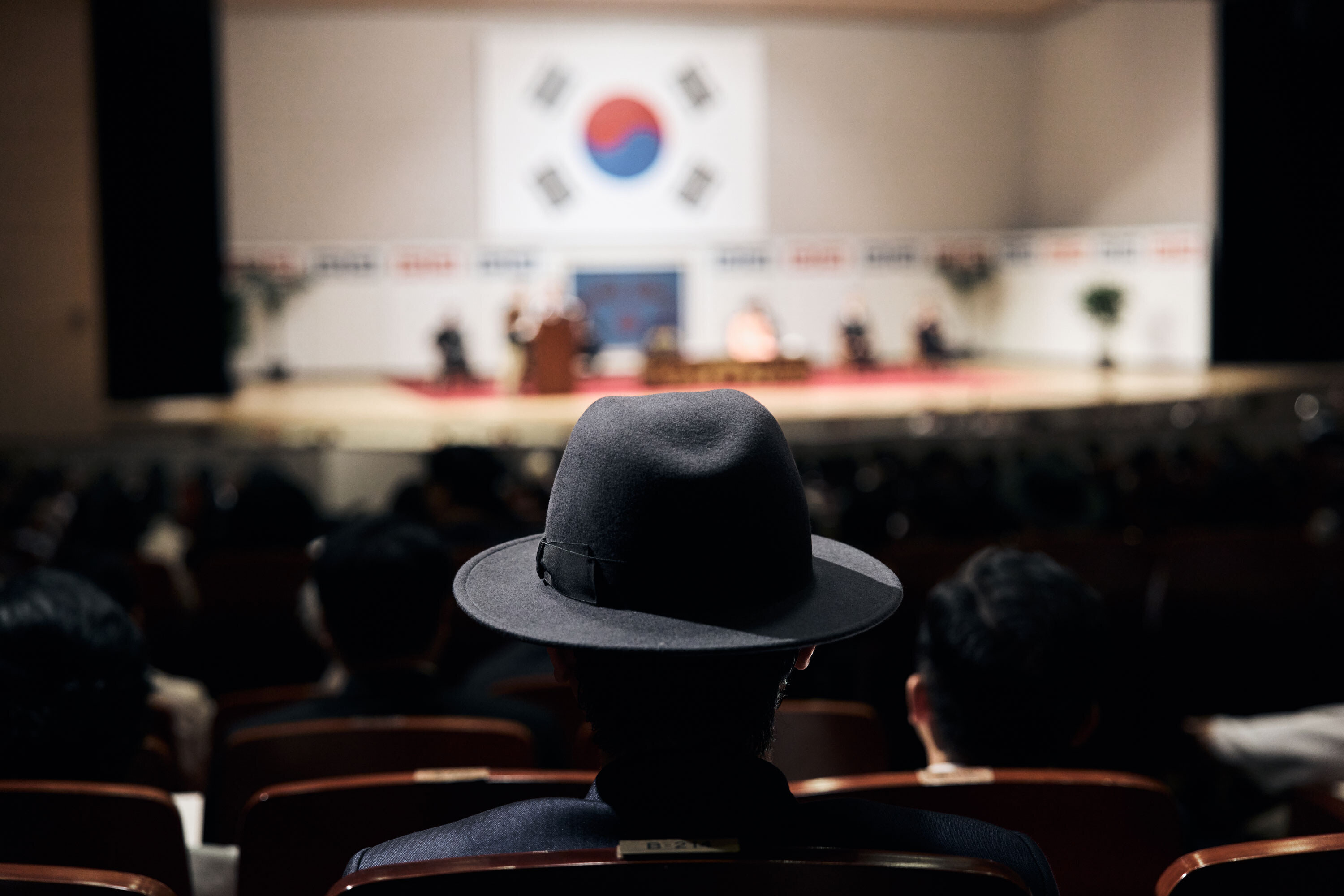 뜨거운 감자 '암살자(들)' 무대인사, 배우 3인 불참…"운영방식 변경"