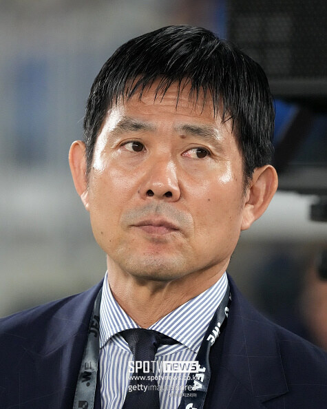 '한국은 손흥민 포함 4명이나 있는데' 아시안컵 우승 원하는 일본 축구의 고민 "우에다 말고 최전방 자원이 없네"