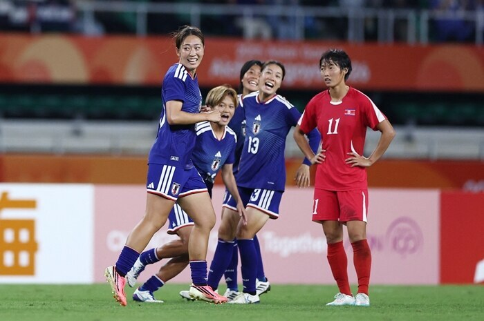 [속보] 북한 오열! 4분을 못 버티고 통한의 은메달…女축구, 2-2 극장골 허용 → 승부차기 패배 '日 AG 3연패'