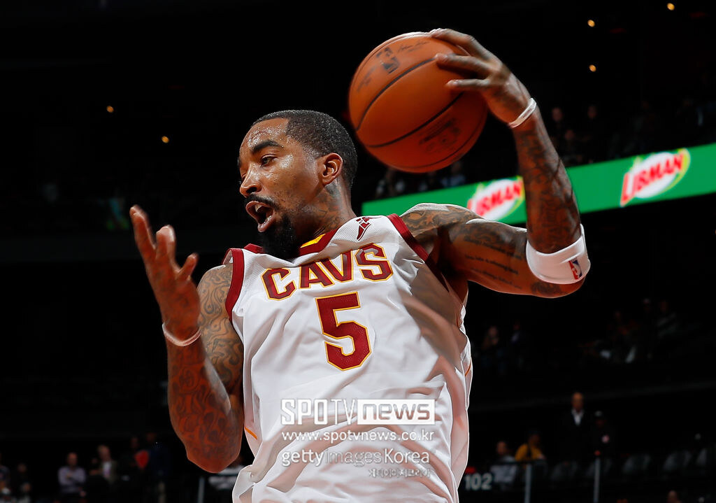 "여성에게 신체적 상해 입혔다" 수배 중 가정 폭력 혐의로 체포, NBA 우승 식스맨 충격 근황…"무죄 주장"