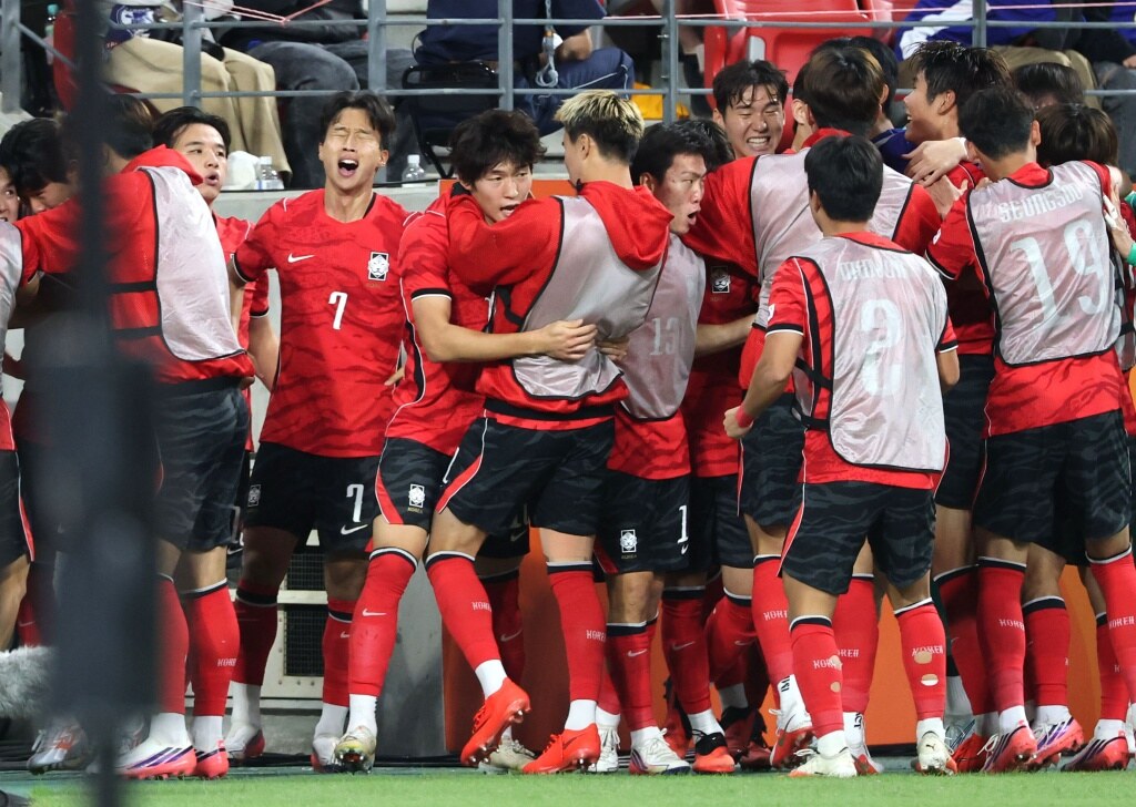 [속보] 양민혁이 해냈다!→미친 투지의 크로스, 엄지성 마무리!...한국 일본 상대 선제골 폭발!(후반진행중)
