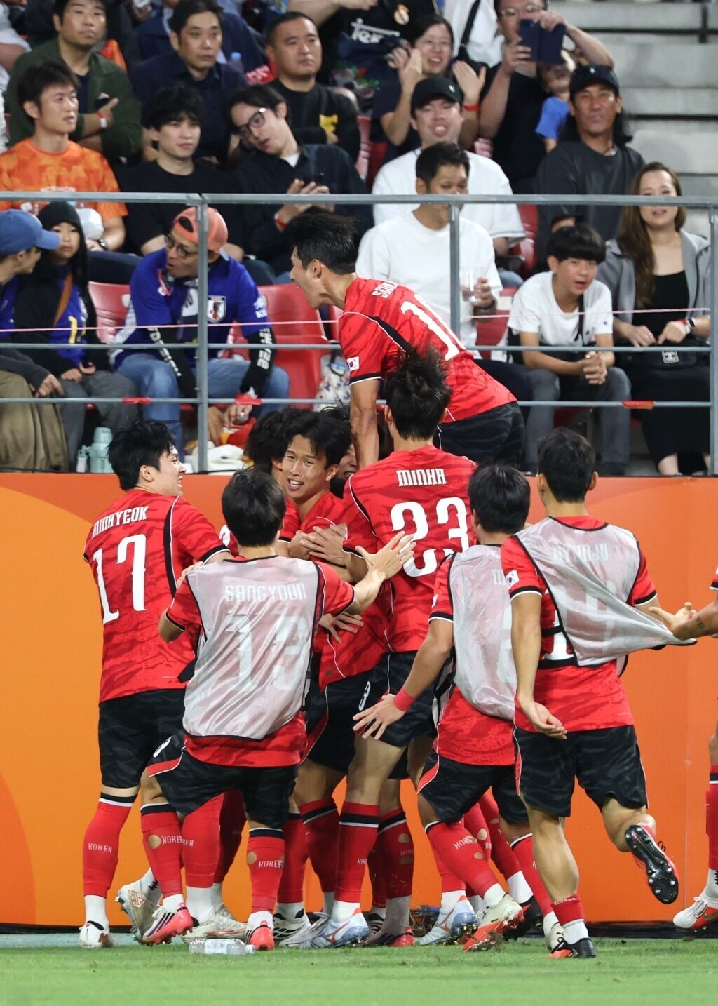 [현장 REVIEW] '양민혁-배준호 군면제 확정!' 金金金金 한국 축구 AG 4연패 성공!...이민성호, 엄지성 결승골로 일본 잡고 우승