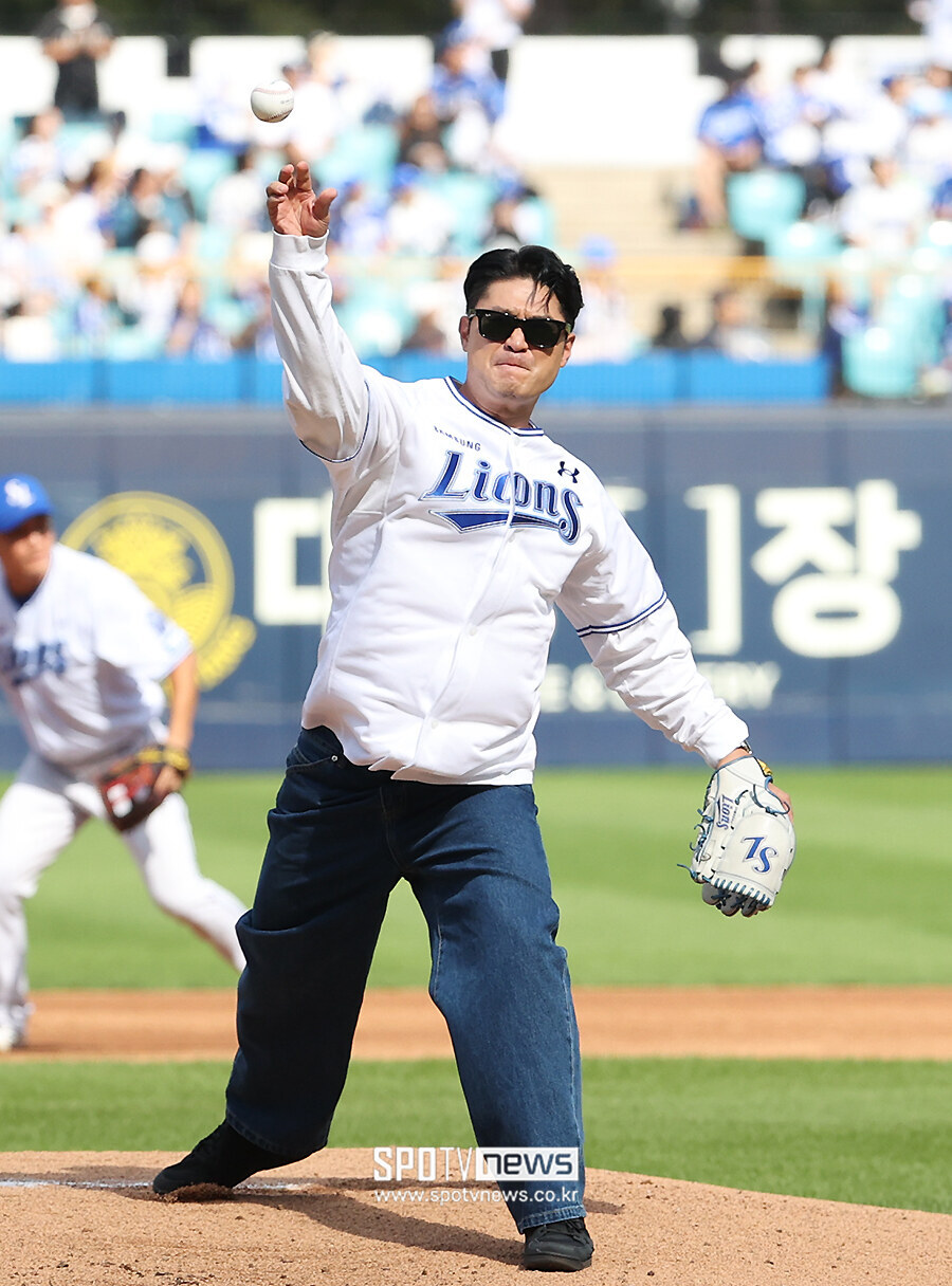 [포토S] 다이나믹듀오 최자, '마운드에서 완벽한 시구!'