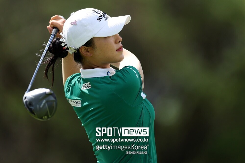 너무나 뼈아팠던 '티샷 실수'…윤이나 LPGA 첫승 실패→준우승 "타띠꾼이 너무 잘했다" 인정