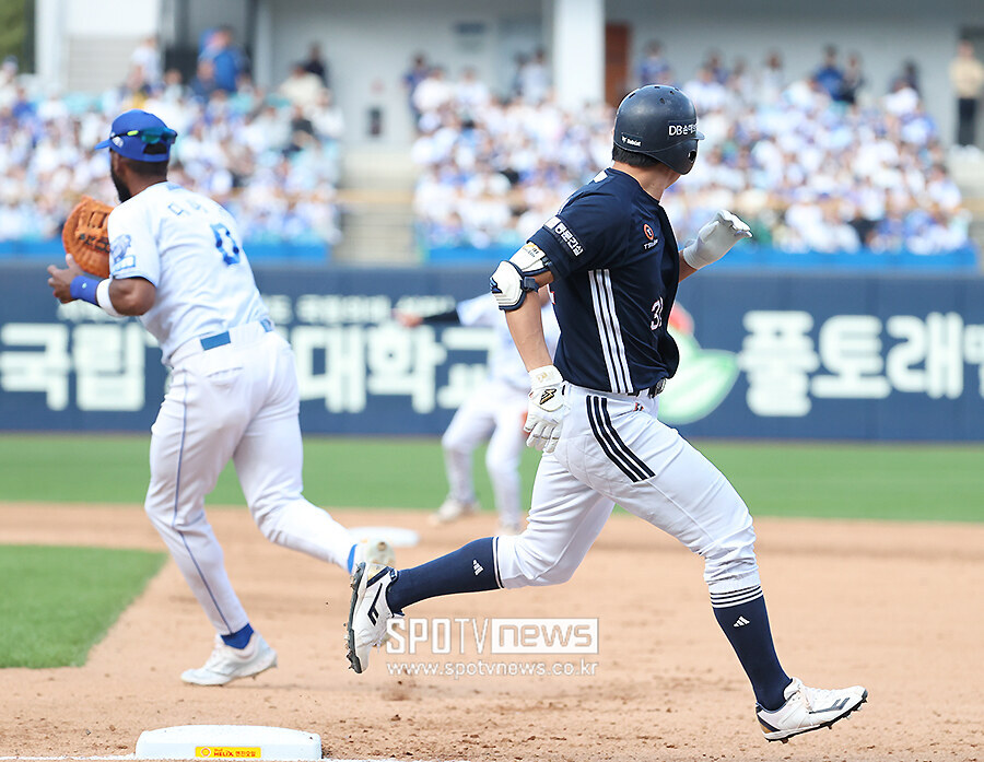 [포토S] 정수빈, '빠른 발로 만들어낸 안타'