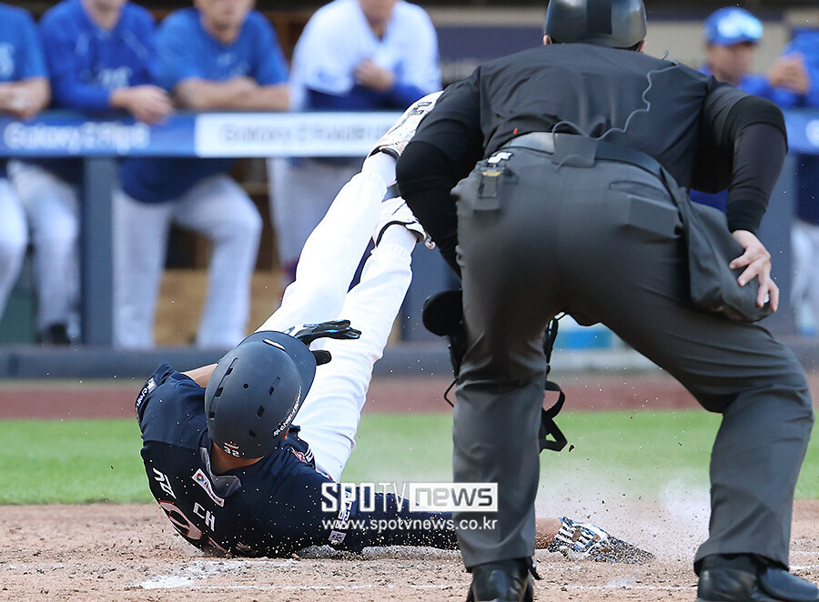 [포토S] 김대한, '몸 날려 홈 터치!'