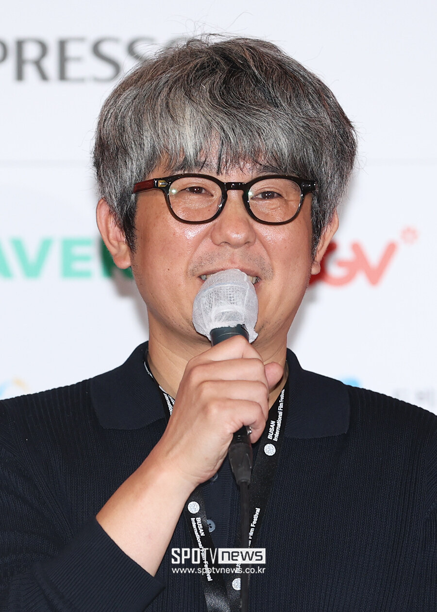 [포토S] 인사말 하는 김종관 감독