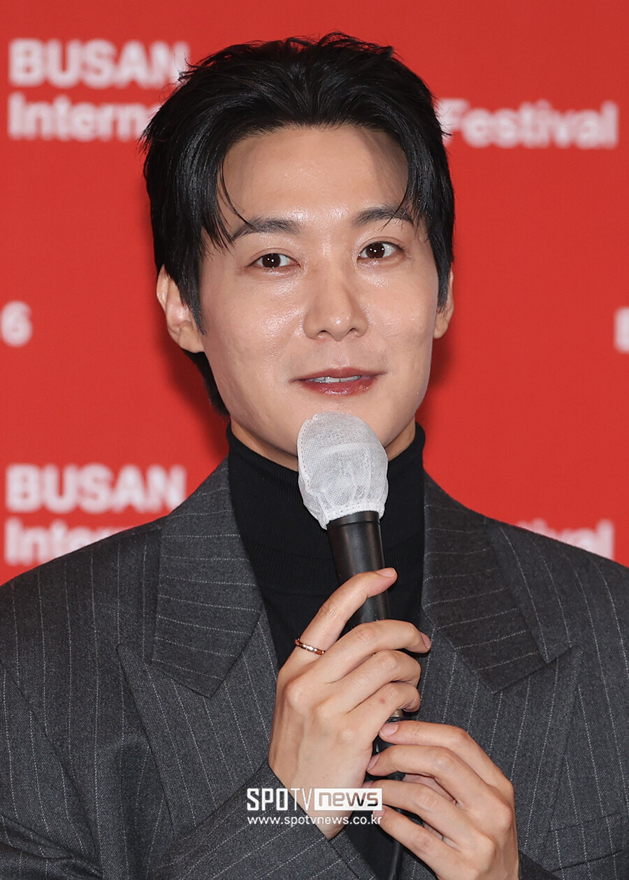 [포토S] 인사말 하는 장률
