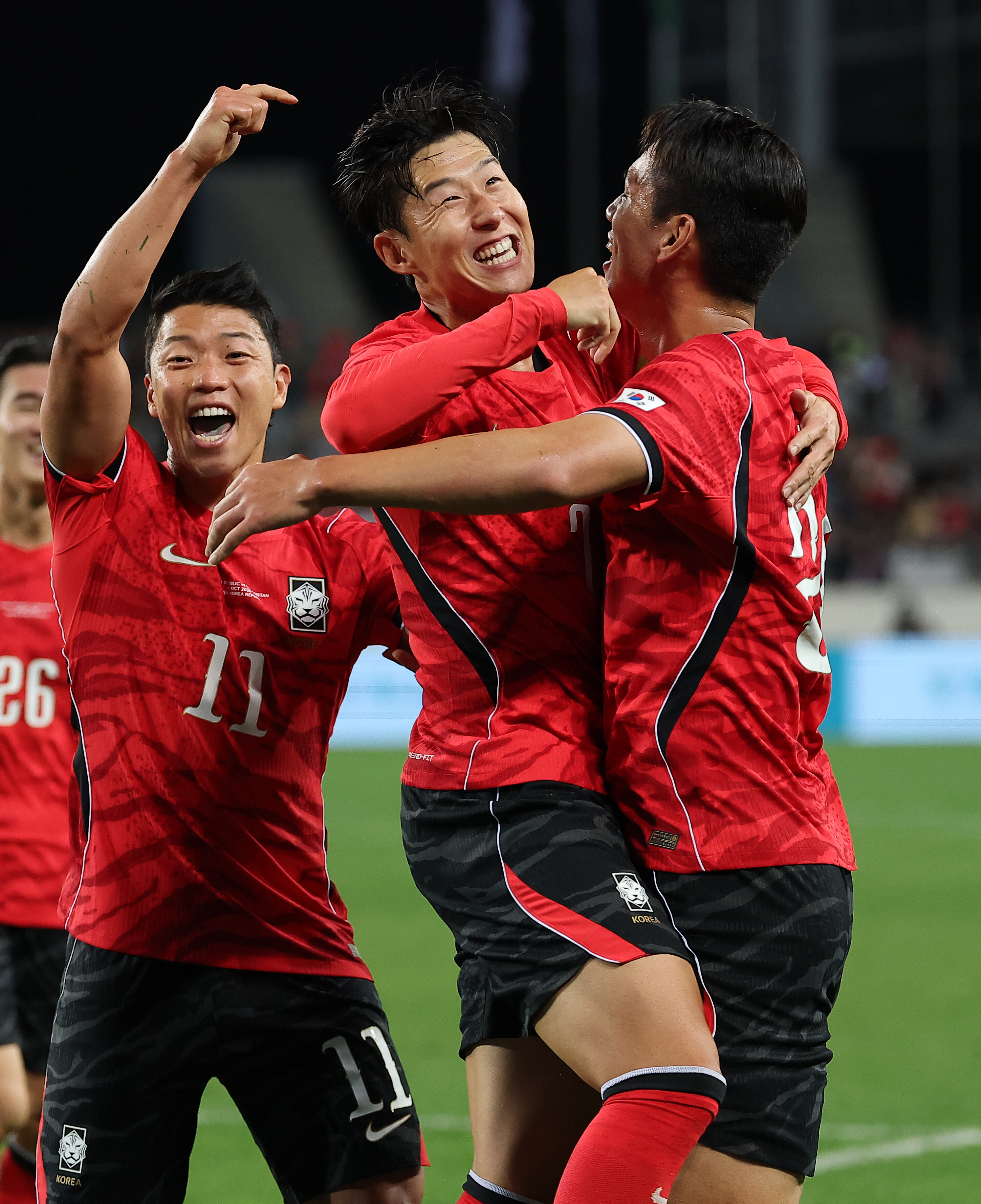 [현장 REVIEW] ‘손흥민 韓 역대 최다골’ 위기의 한국 구했다! 우즈베키스탄에 2-0 완승…모레노호 A매치 4연전 마무리