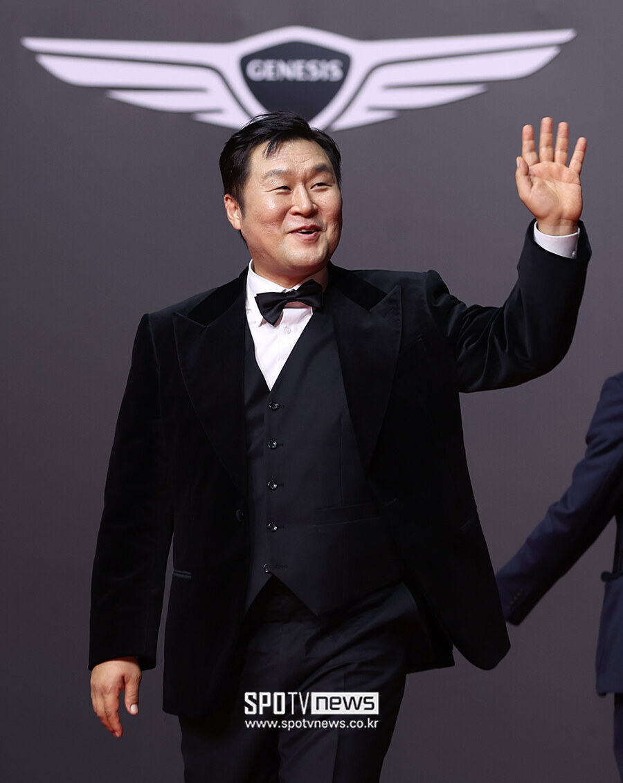 [포토S] 윤경호, '대세의 발걸음'
