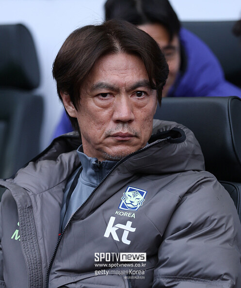 "그래도 홍명보보다 나은 것 같다" 축구 팬들 안도의 한숨, 완벽하진 않았던 모레노의 4연전, 2-0 승리로 마무리
