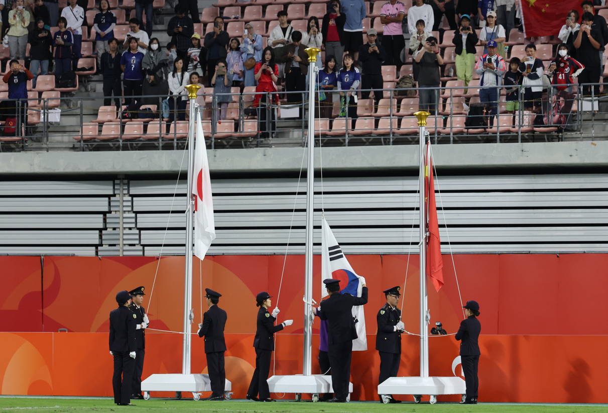 ▲ 2026 아이치-나고야 아시안게임 남자 축구 결승전에서 한국이 금메달을 획득한 뒤 국기 게양이 제대로 되지 않아 논란이 커졌다. ⓒ연합뉴스