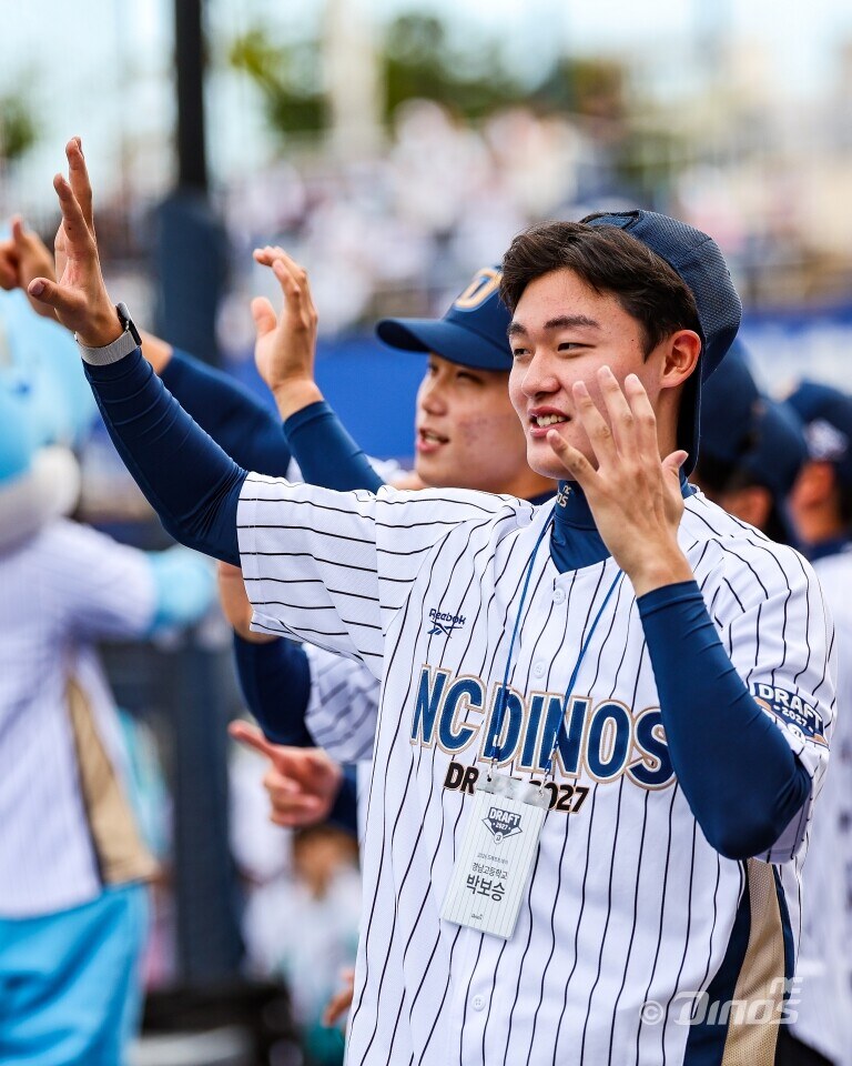 고교 단일시즌 최다 안타, 전국대회 우승, 국제대회 우승, 1R 지명까지…실패를 모르던 예비 신인은 요즘 '회복탄력성'을 배운다