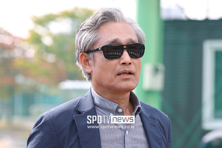 [포토S] U-15 소프트볼 대표팀 선수들 격려하는 양해영 회장