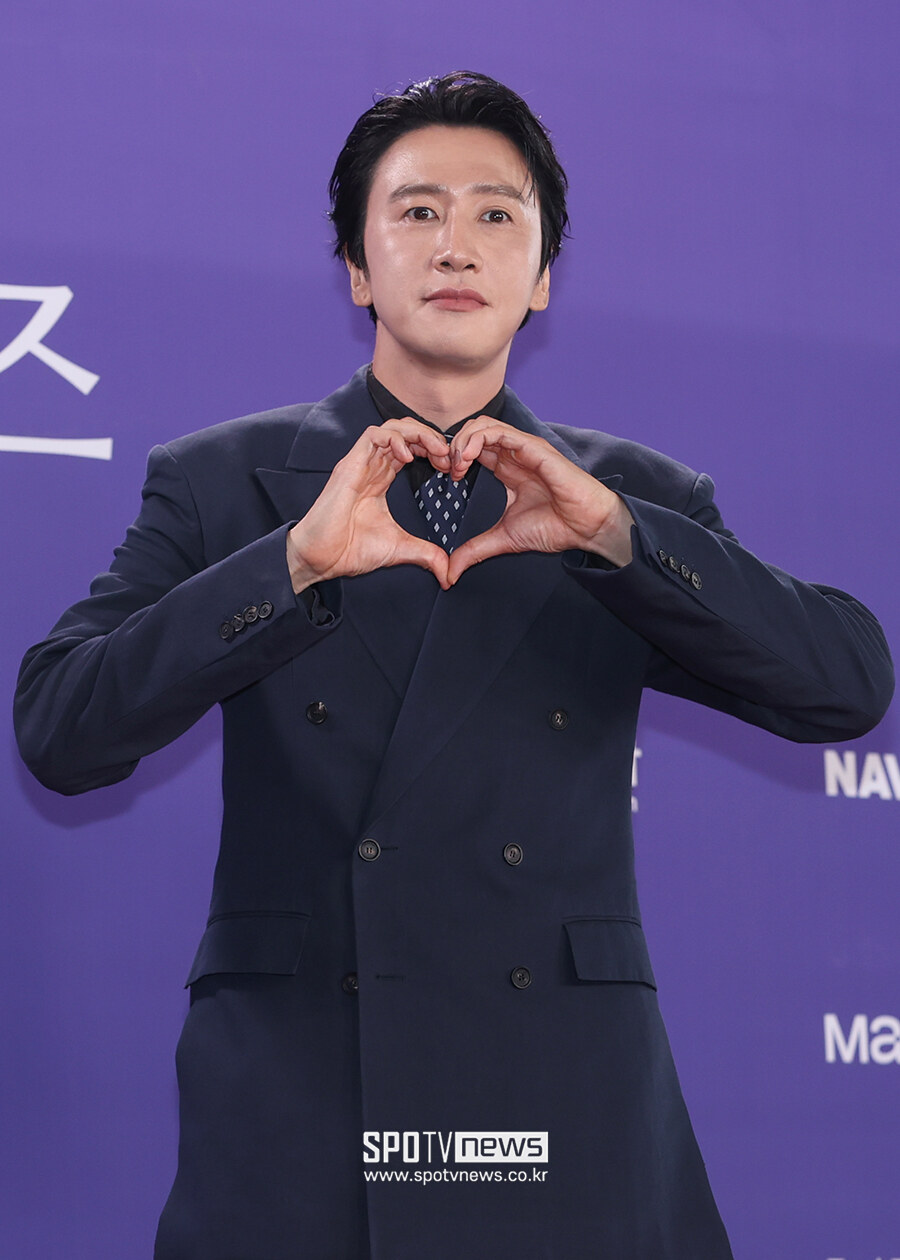 이광수, 팬 위로하다가 '일베 금칙어' 사용 "잠이 다 깼다"