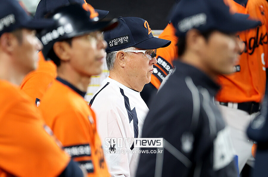 감독-단장 동반 퇴진에도 끝까지 싸웠지만…한화 끝내 1점차 석패, 9위로 정규시즌 마무리 [대전 게임노트]