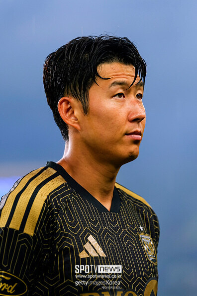 [MLS REVIEW] 손흥민 '6분 만에' 퇴장 유도→LAFC, 수적 우위에도 선제 실점...부앙가 동점골로 1-1 무