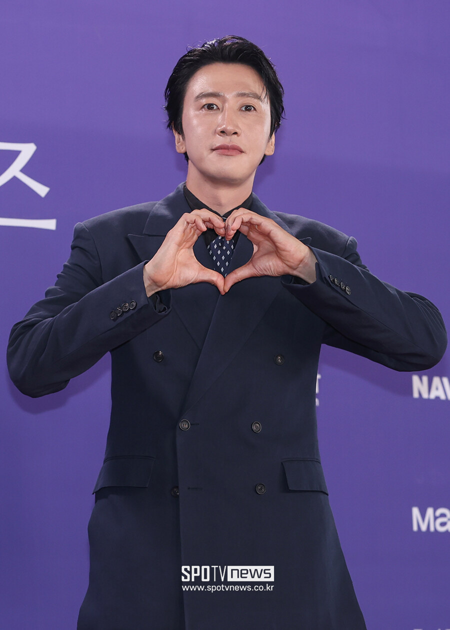 "촬영 중 버블 접속해주셔서 감사"..'구독 2만명 돌파' 이광수, 유쾌한 미담
