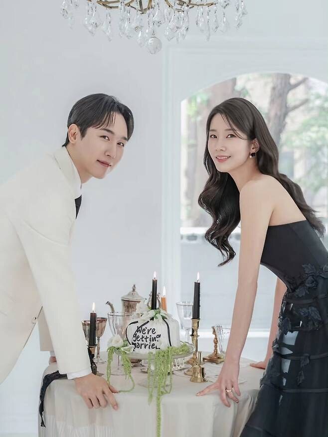 '미코 출신' 엄지민 앵커, '스타 도슨트' 정우철과 18일 결혼…"평생의 응원군"