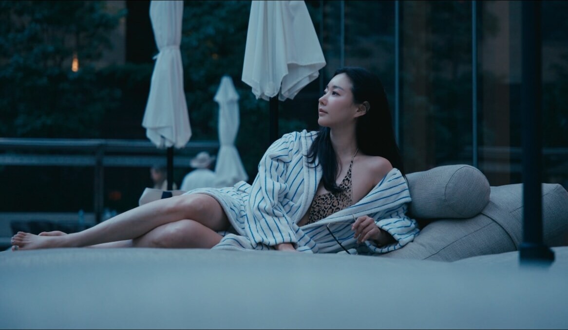 '49세' 김사랑, 호피 수영복 자태…노출 없어도 남달라 '시선집중'
