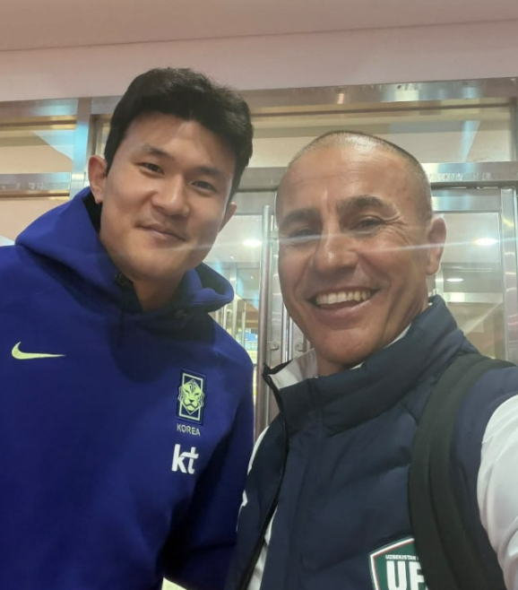 '96라인 은퇴설 폭로 직전' 김민재와 함께 기념촬영+인사 나눈 상대팀 감독 "오랜만에 만나서 반가웠다"