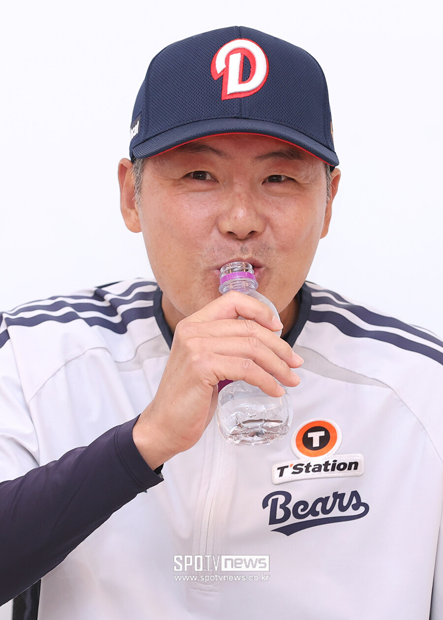 [포토S] 목 타는 김원형 감독