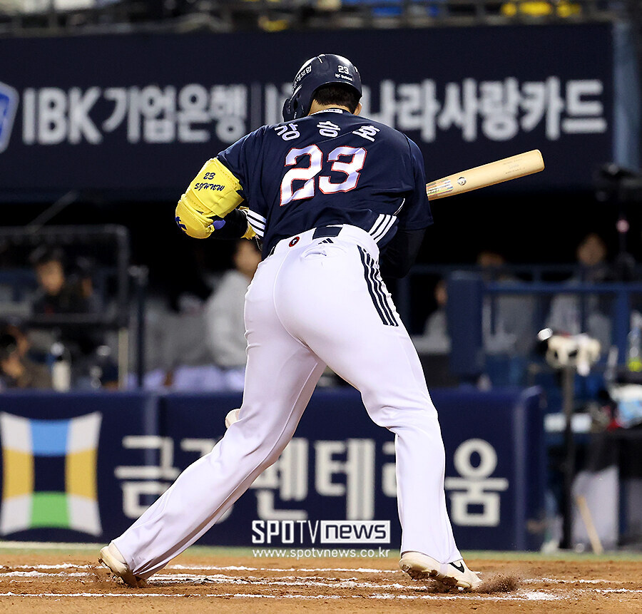 [포토S] 사구 맞는 강승호