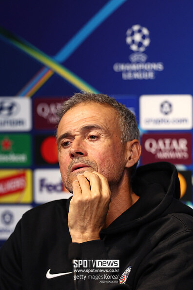 “맨시티, 프리미어리그 재정 규정 위반 징계 피하길 바란다” PSG 엔리케 감독 깜짝 발언