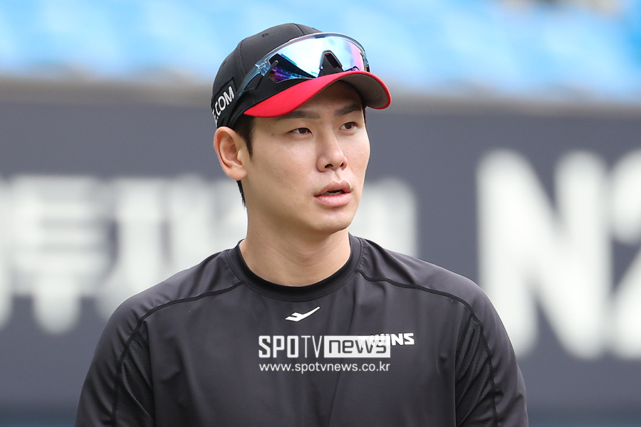 ‘올해의 미스터리’ 천하의 홍창기가 한 달째 안타가 없다니… 염경엽 고민 더 깊어진다, 기대와 현실 사이
