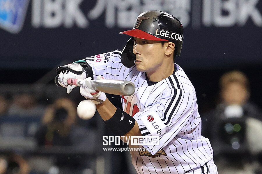 "쉽지 않을 것 같다" LG 신민재까지 빠지면 라인업 어떻게 짜려고…무릎 아픈 36살 유격수에게 기대야 하나