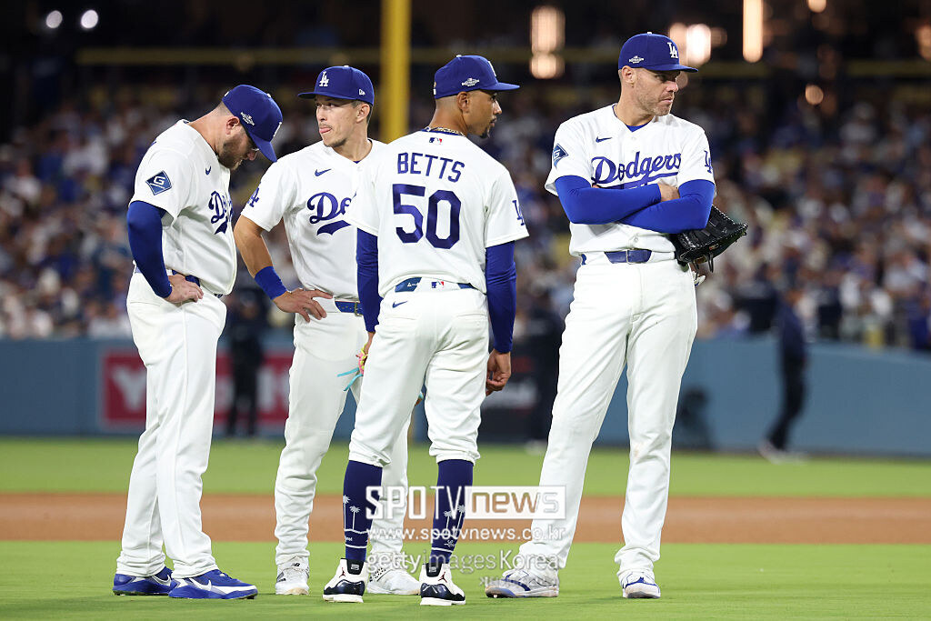 "타선 형편없어" 다저스 타자들 반성+고개 숙였다…충격의 NLCS 3연패, 4연승 기적 일어날까