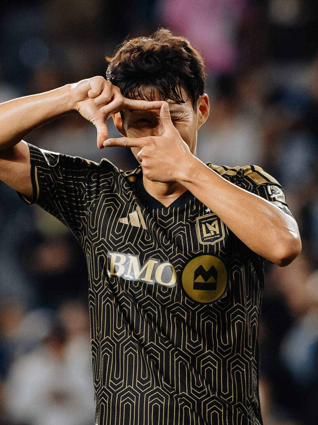 [오피셜] 손흥민 ‘발롱도르 8번 수상’ ‘축구의 神’ 메시 제쳤다! MLS 도움 단독 선두, 이주의 팀까지 ‘겹경사’