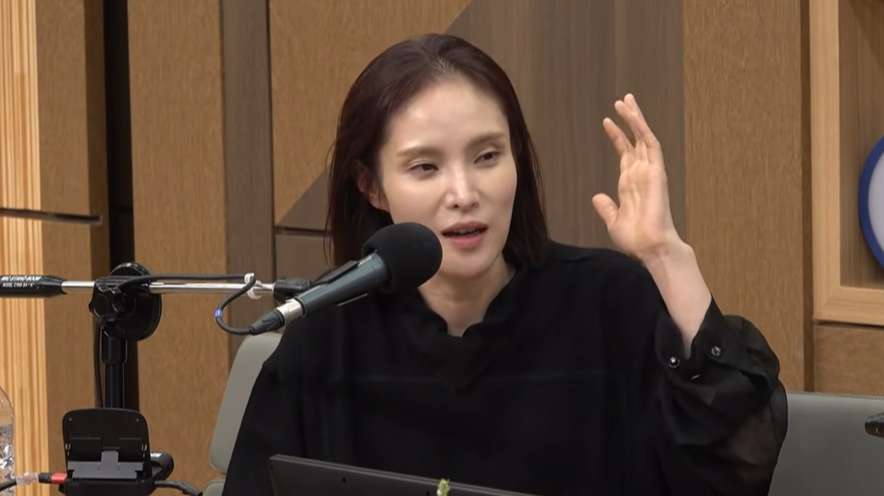 "육아하랴 공연하랴 힘들 듯"…'조정석♥' 거미, 수척해진 애둘맘 근황[이슈S]