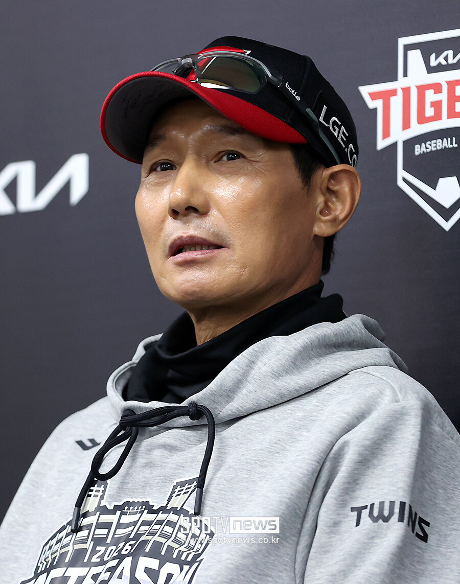 [포토S] KIA와 준PO 1차전 앞둔 염경엽 감독