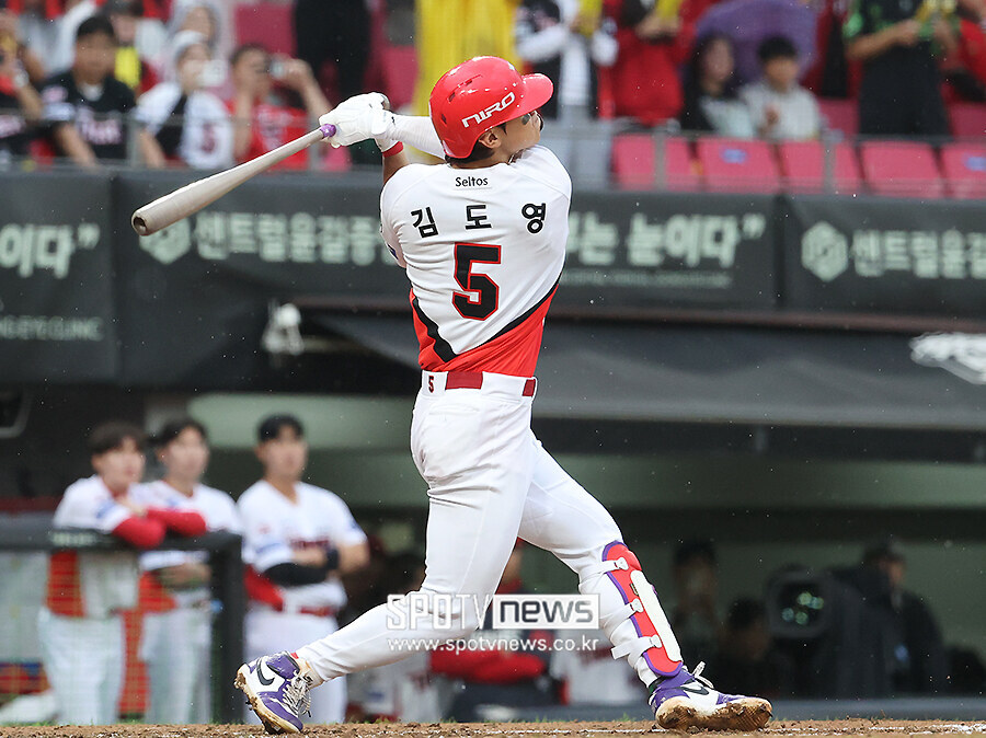 [포토S] 김도영, '멀리 보낸다!'