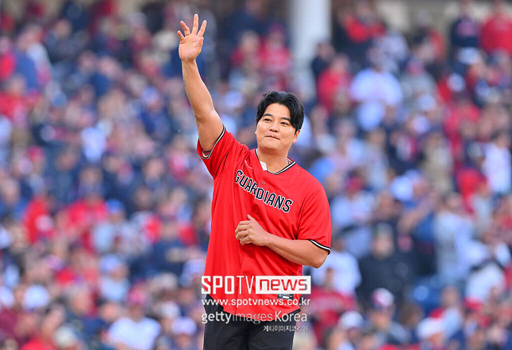 "CHOO~!" 韓 야구 전설에 클리블랜드 들썩! 추신수 응원 아직도 잊지 않았다니…추신수 커리어 바꾼 곳에 금의환향