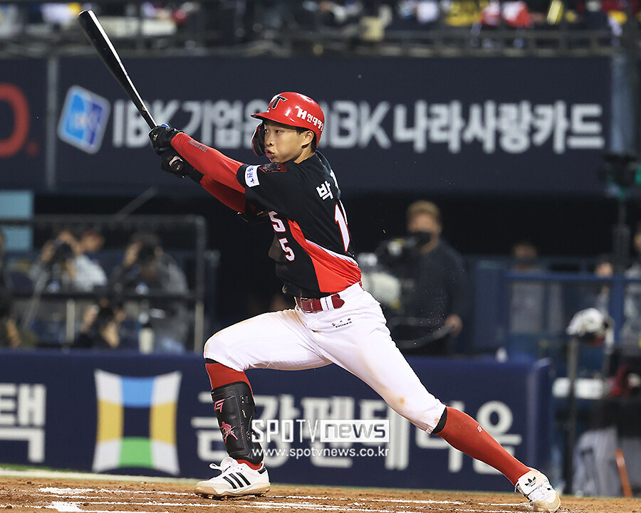 [포토S] 적시타 날리는 박재현