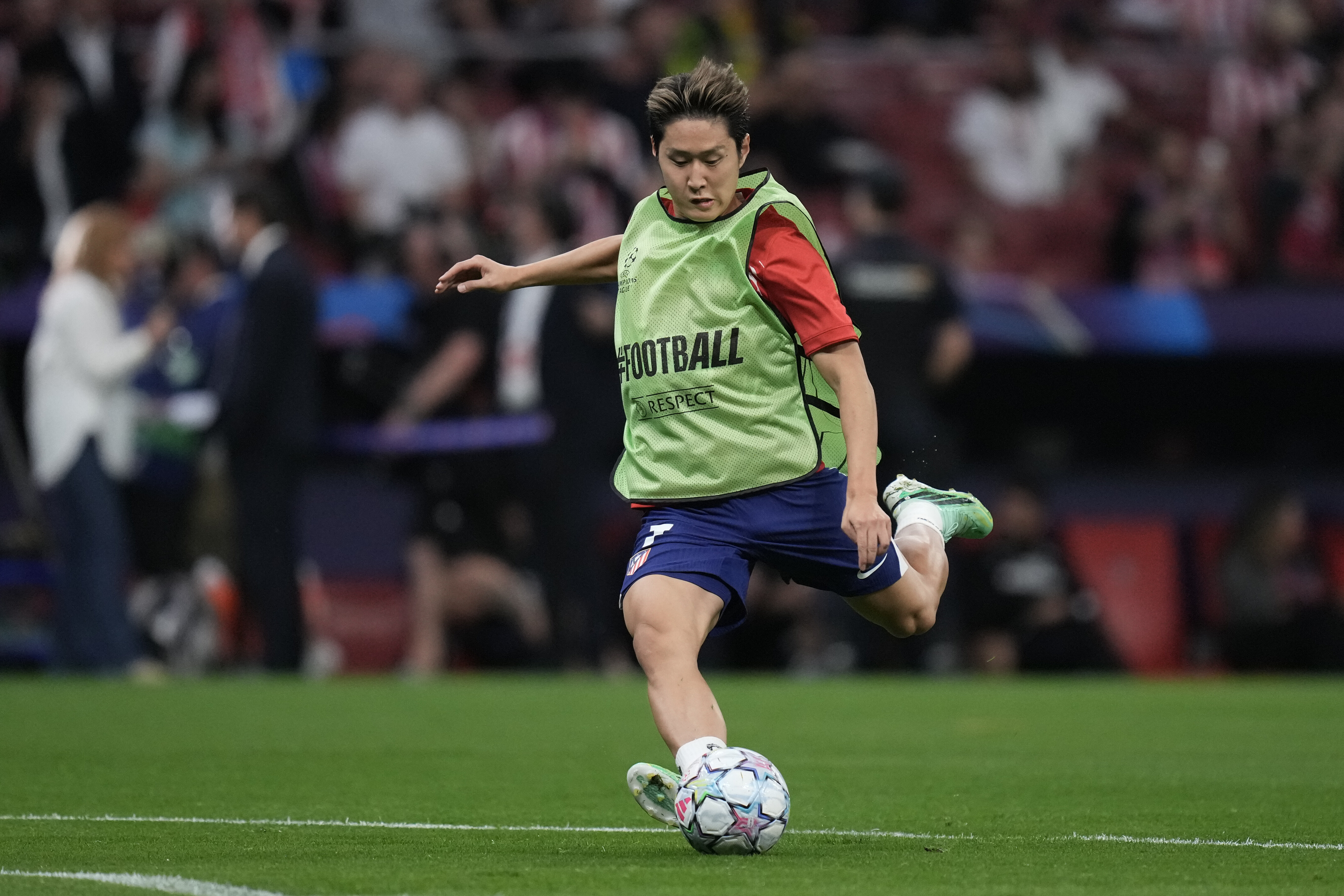 "이강인, 워밍업조차 하지 않았다" UCL 2연속 선발 뒤 돌연 결장…허벅지 타박상 확인→10명 뛴 아틀레티코, 獨 원정서 1-1 무승부