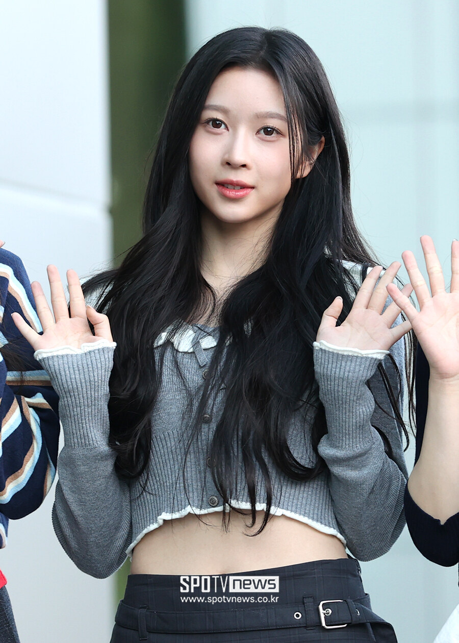 [포토S] A2O LITE 영, '크롭티 입고'